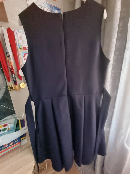 Продам школьный сарафан