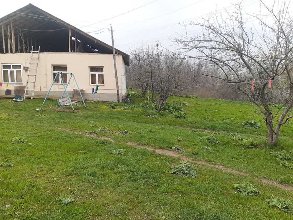 Uy sotiladi 10 sotix