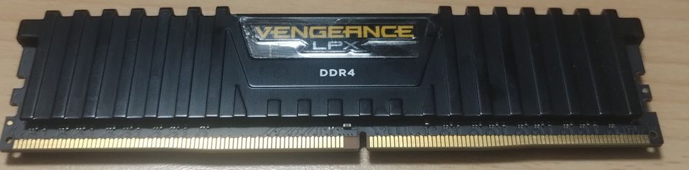 Memoarie RAM PC - CORSAIR VENGEANCE LPX - 32GB(4×8GB) - DDR4 2400Mhz