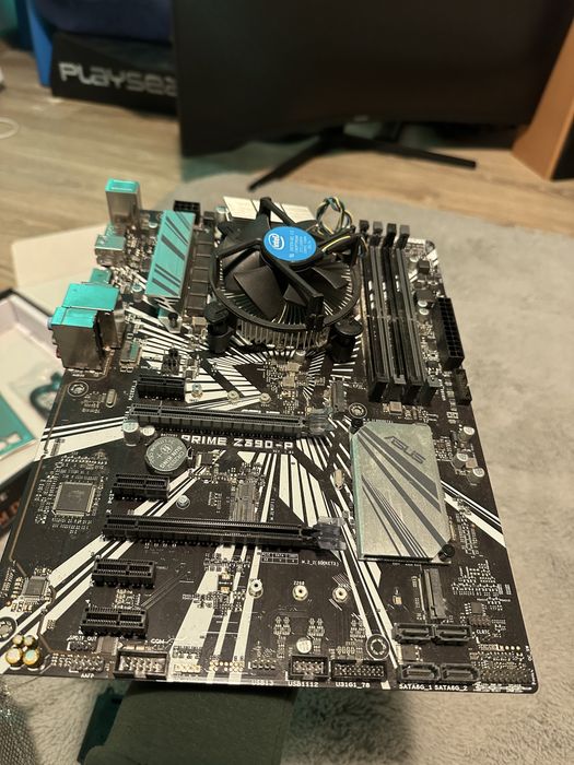 Procesor I7 8700 cu Placa de baza gaming  ASUS PRIME Z390-P