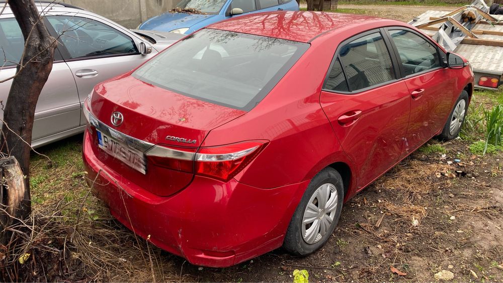Vand Toyota Corolla  2015 / 1.3 Benzina (Motor Defect) / 4499€€€