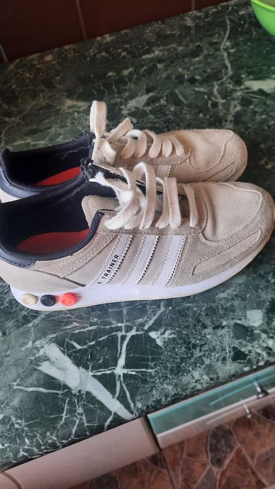 Adidași marca Adidas