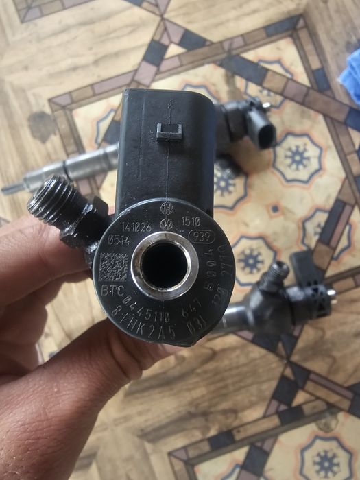 Injector, cod 03L130277Q, 0445110647, Vw Scirocco