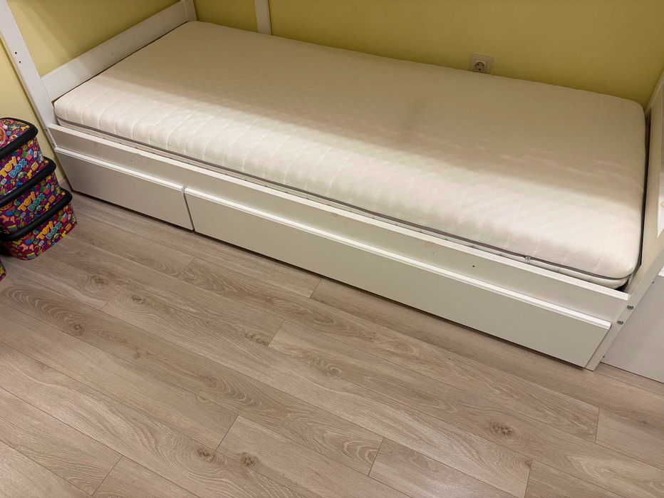 двуетажно легло Ikea MYDAL