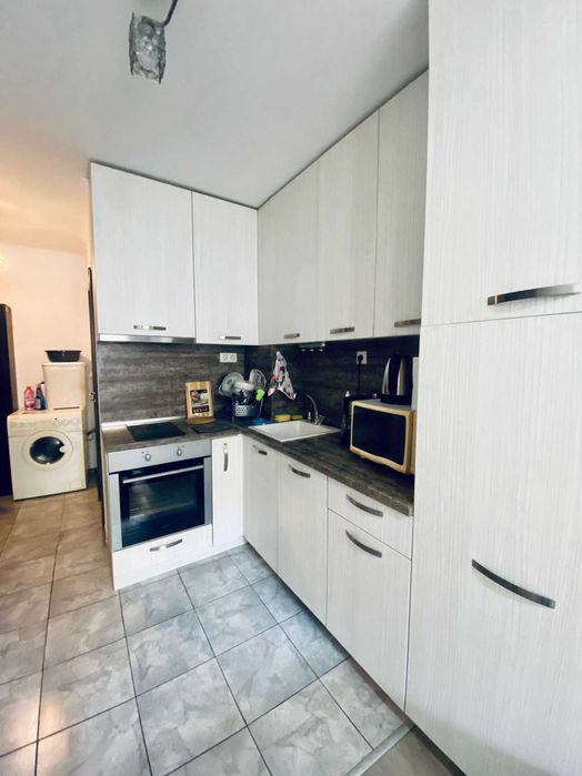 Дава се под наем Едностаен апартамент в Пловдив, Южен - 35 кв.м за 240 € - Снимка #2