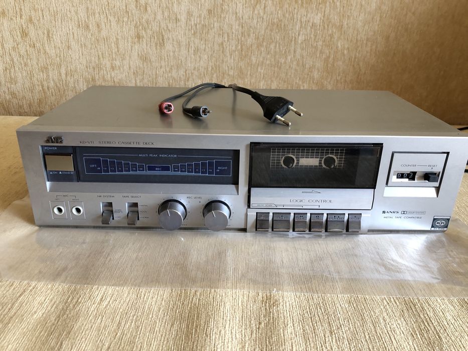 Стерео касетен дек JVC  модел KD-V11