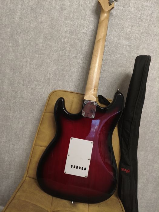 Продам Электро гитару