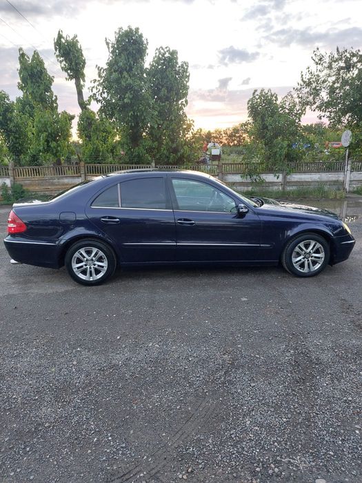 Mercedes E Class 2.6i Manual  2005