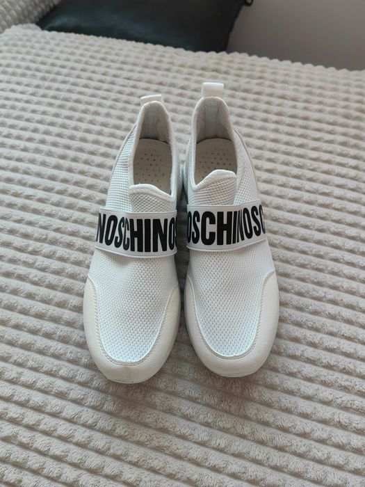 Продавам сникърси