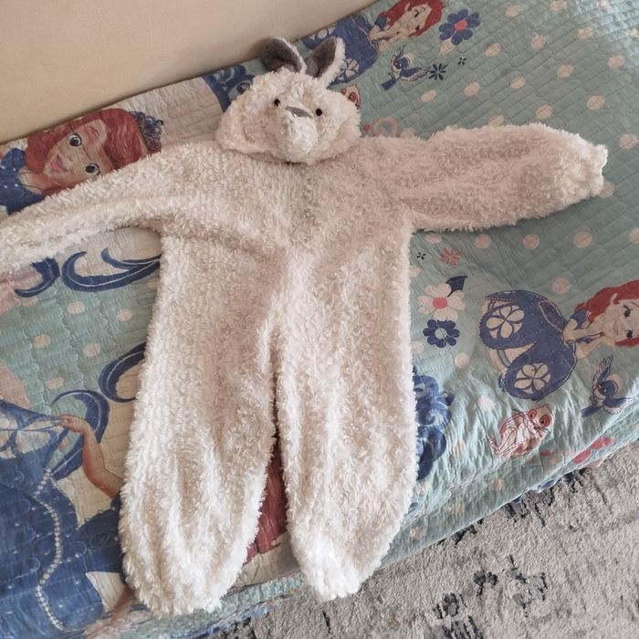 карнавальный костюм для садика или каких либо праздников,до четырех л