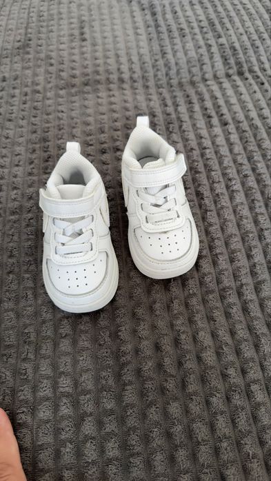 Adidasi nike nr 19,5