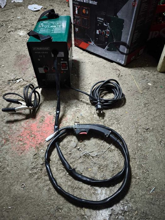 Aparat de sudură Parkside PFDS 120 A2, cu sârmă cu flux.