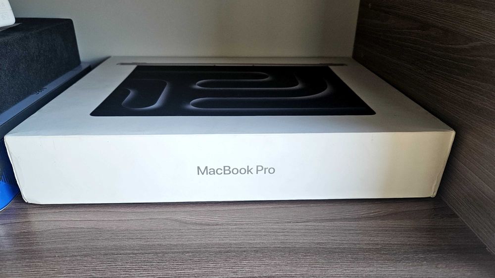Macbook m4 pro 24gb 512gb