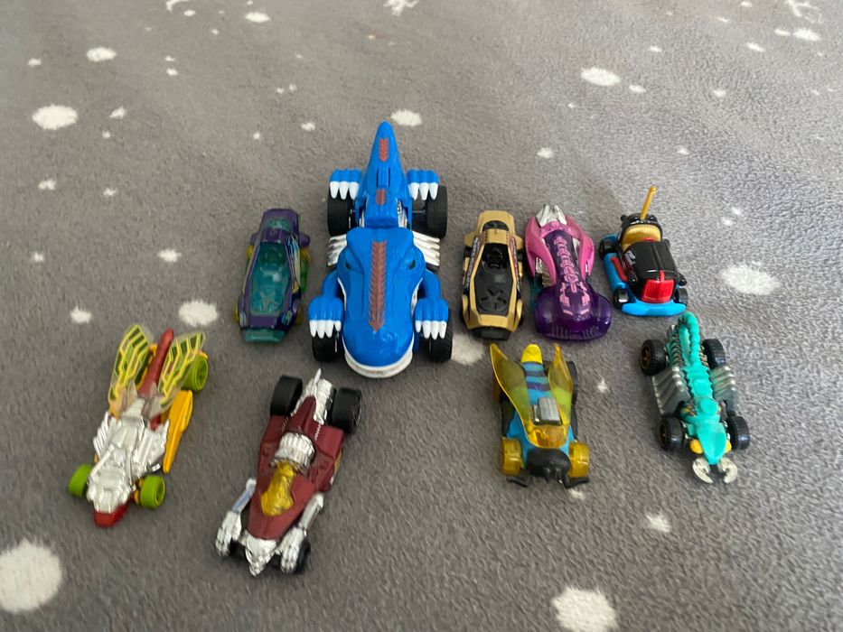 Машинки Hotwheels