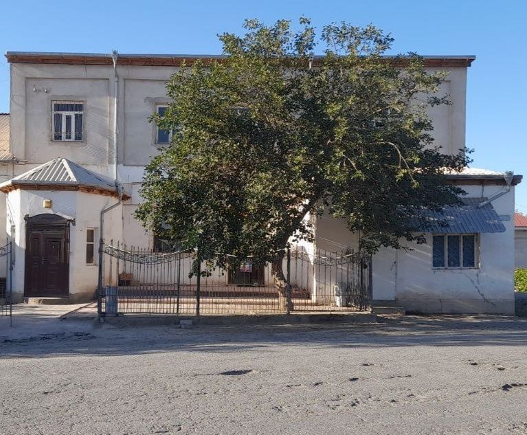 Негр және трансвестит