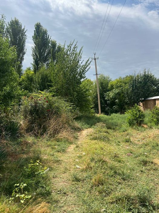 Шахардан 18 км узокликда Ер сотилади