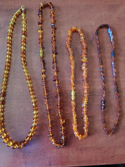 Бусы янтарные, разные