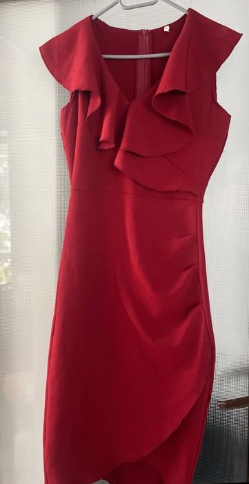Rochiță simplă și elegantă