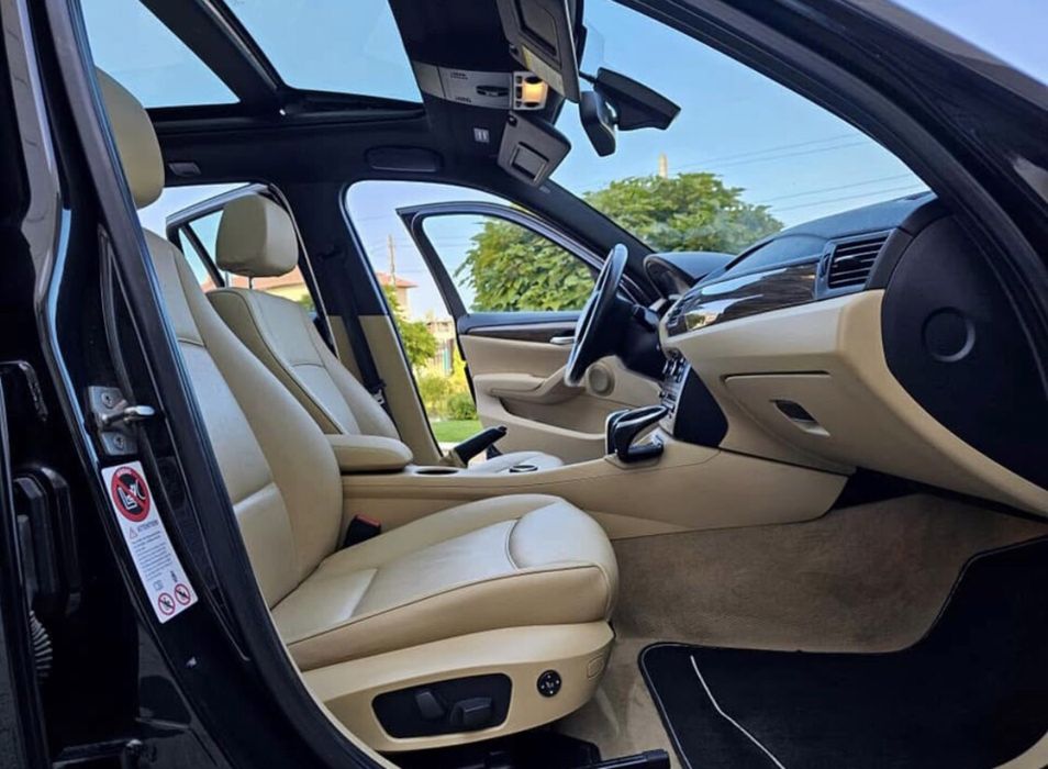 BMW X1 - XDrive - 204cp - Panoramic - Xenon