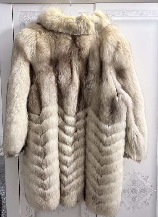 Haină de vulpe polară argintie
