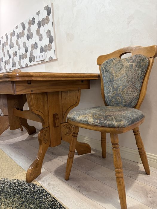 Стол обеденный со стульями