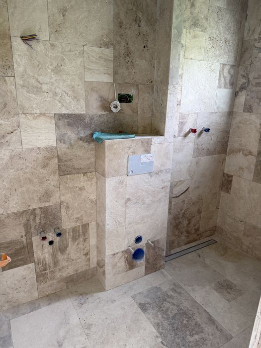 Firma constructii /  demolari  renovari gresie faianta rigips, zugraveli