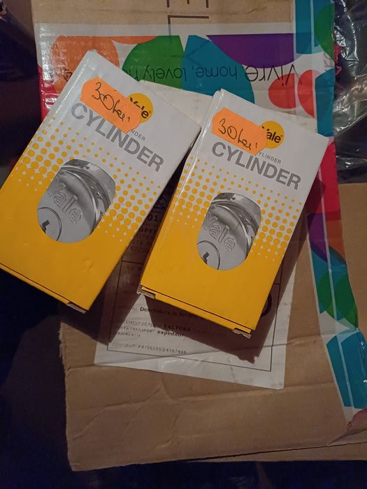 Butuc pentru yală,  broaște silduri cu mânere, balamale