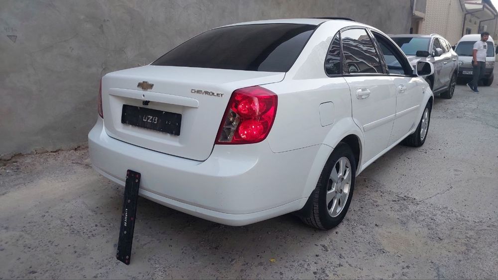 Gentra A/T sotiladi