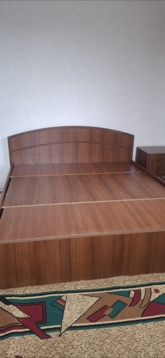 Продам спальный гарнитур
