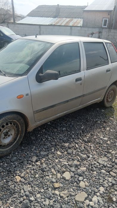 vand fiat punto 1.2 benzina acte valabile asigurare pe un an!!