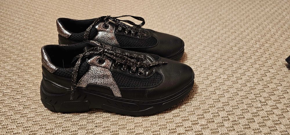 Vand adidasi PIELE NATURALA, marimea 37