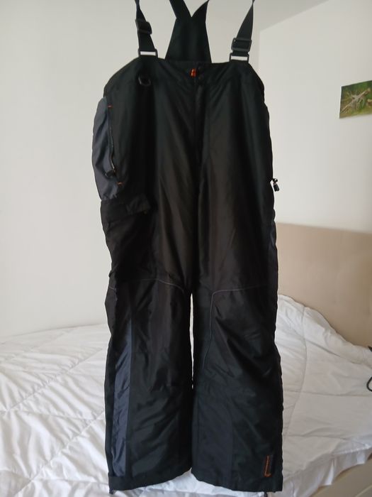 Pantaloni pentru ski