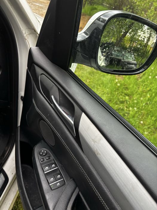 Dezmembrez Bmw X3 F25 non facelift M pachet 3.0 diesel N57 258 cai 230000 km N57D30A trapa panoramica carlig volan dreapta fata completa bot 300/0 0.5