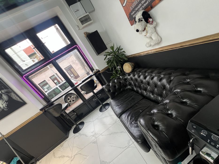 Salon Snoopy ultracental inchiriază posturi coafura/ frizerie