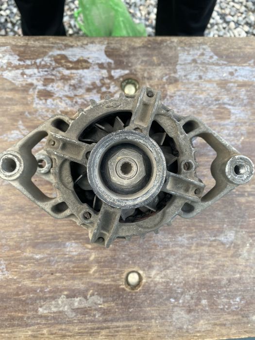 Генератор  на опель