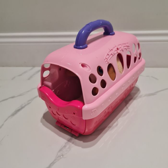 Интерактивна играчка Vtech с куче и клетка за пренасяне.