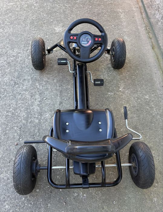 Kart cu pedale / Masina cu pedale