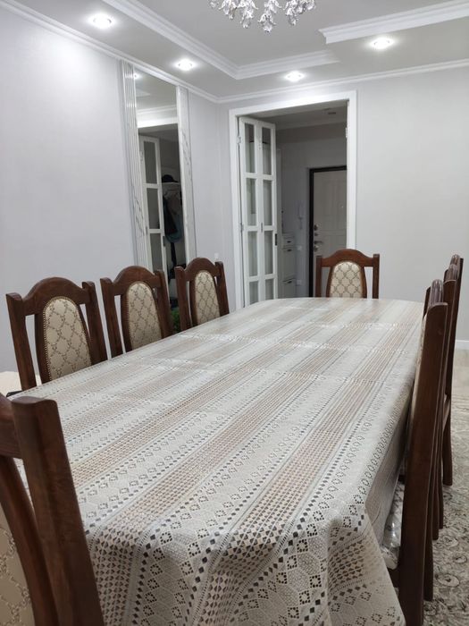 Стол со стульями