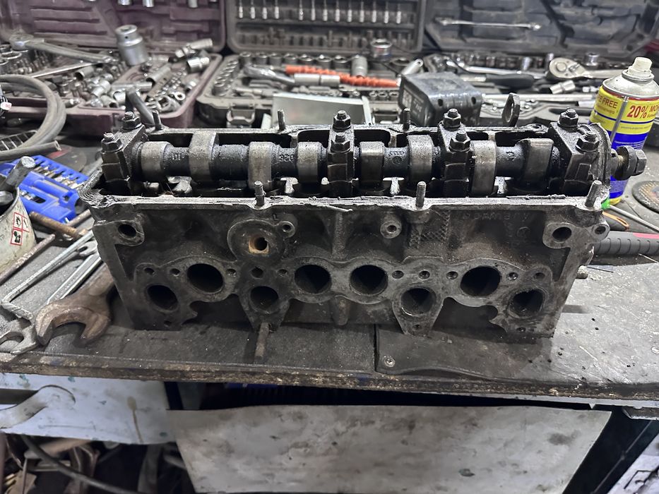 Головка. Ауди 80   1,8