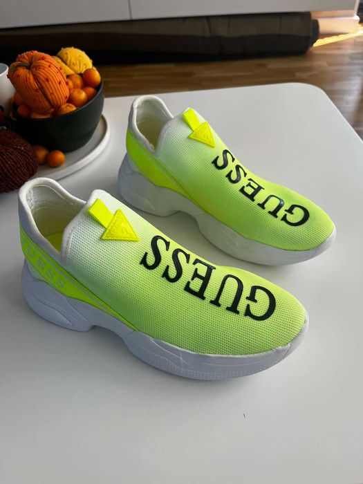 Оригинални маратонки GUESS