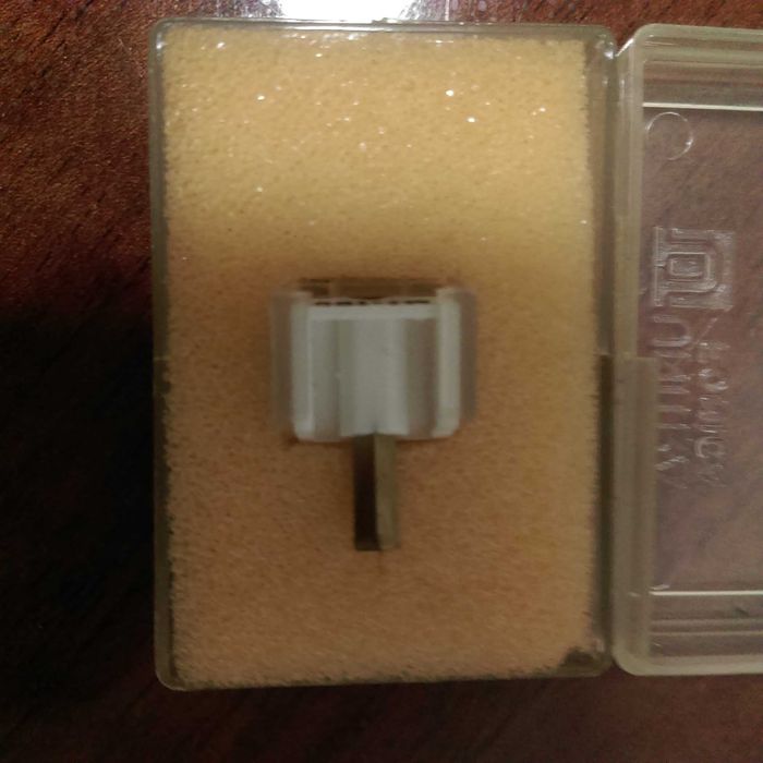 Очень срочно продаётся алмазная иголка для электропроигрывателя Mf-100