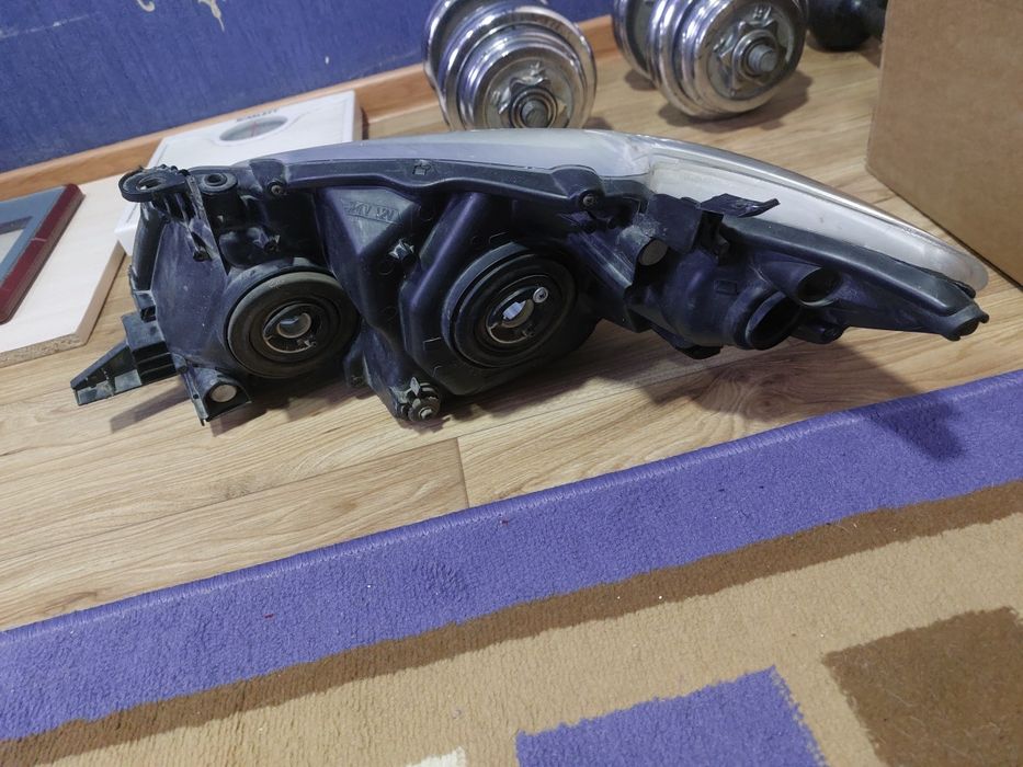 Блок фара Toyota Corolla 150