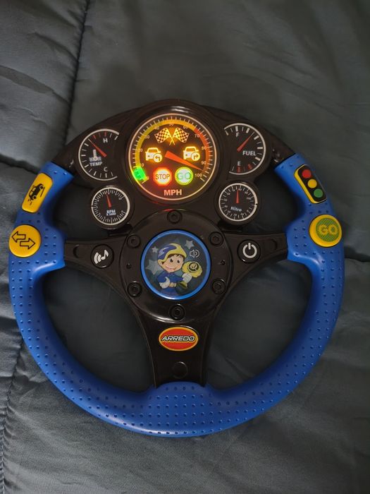 Vând volan de jucărie