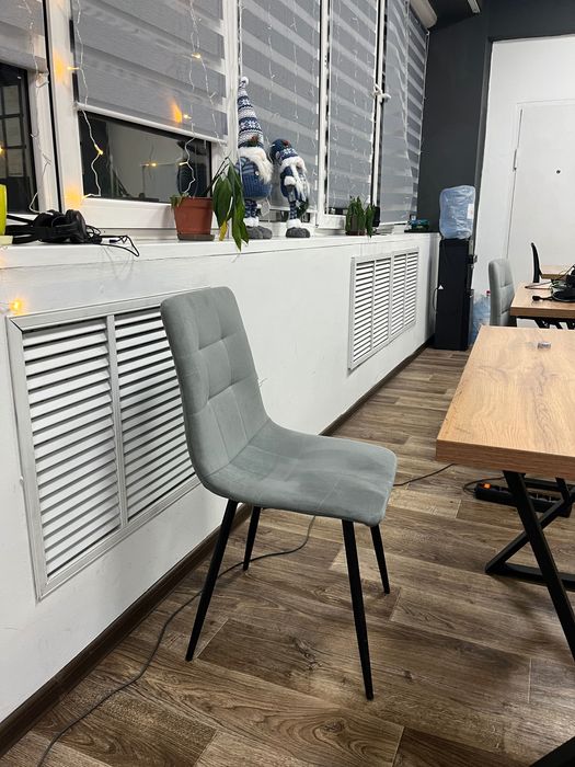 Столы, стулья офисные и диван