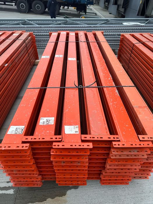 Vindem rafturi metalice profesinale