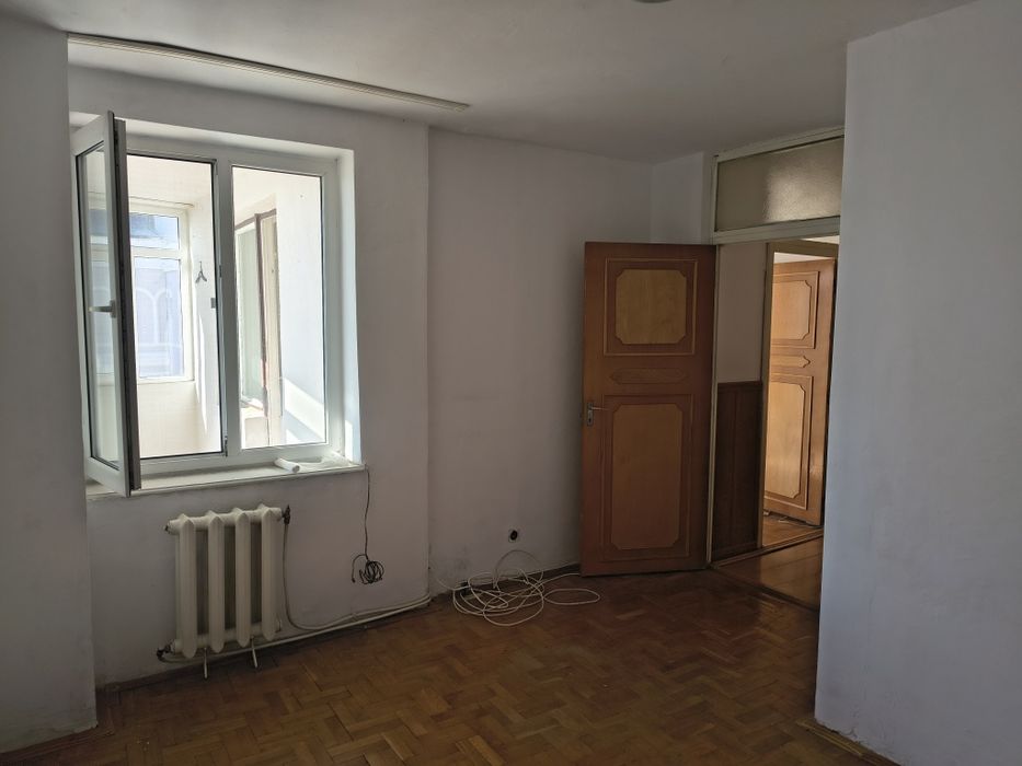 Vând apartament in Blaj, Str Garii,etaj 2, 3 camere