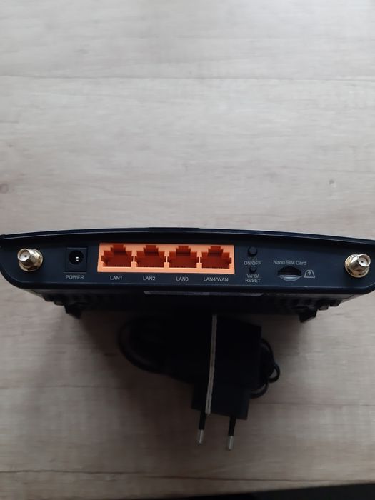 Vand router 4 G nou , modern