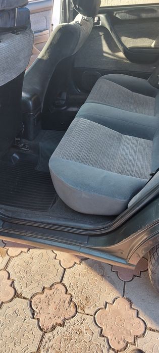 Продам Тойота Карина е