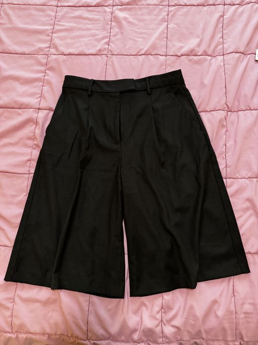 Бермуди на марката BSB, черен цвят