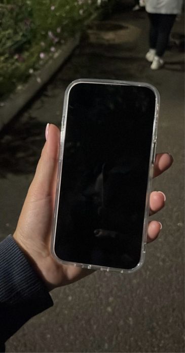 Продам iPhone 13 256